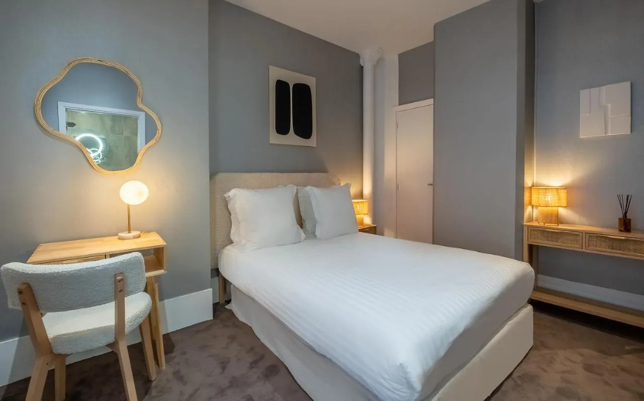 ホテル Makom Pereire 3*