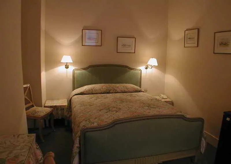 ホテル Makom Pereire 3*
