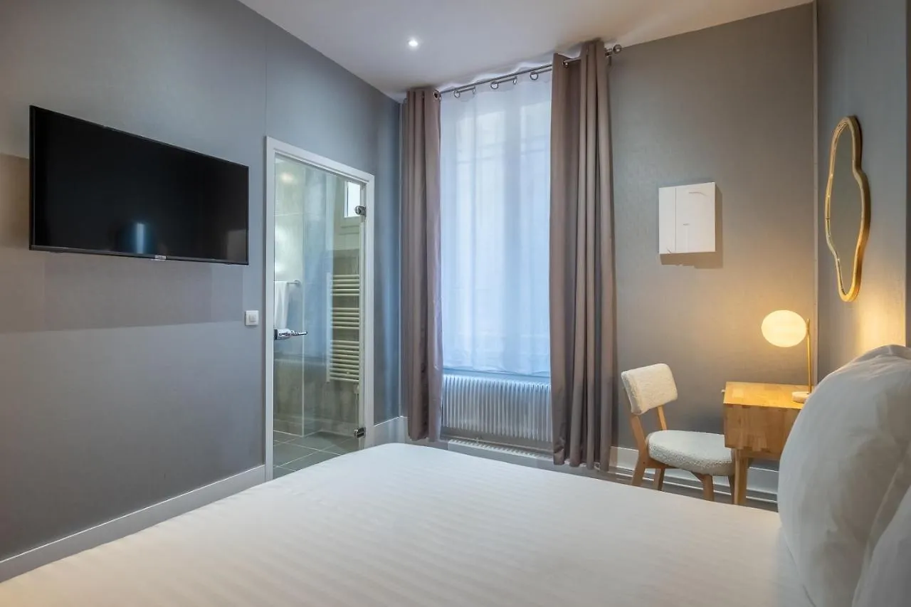 Makom Pereire Hotell 3*