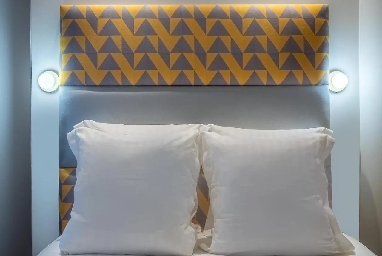 Makom Pereire Hotell
