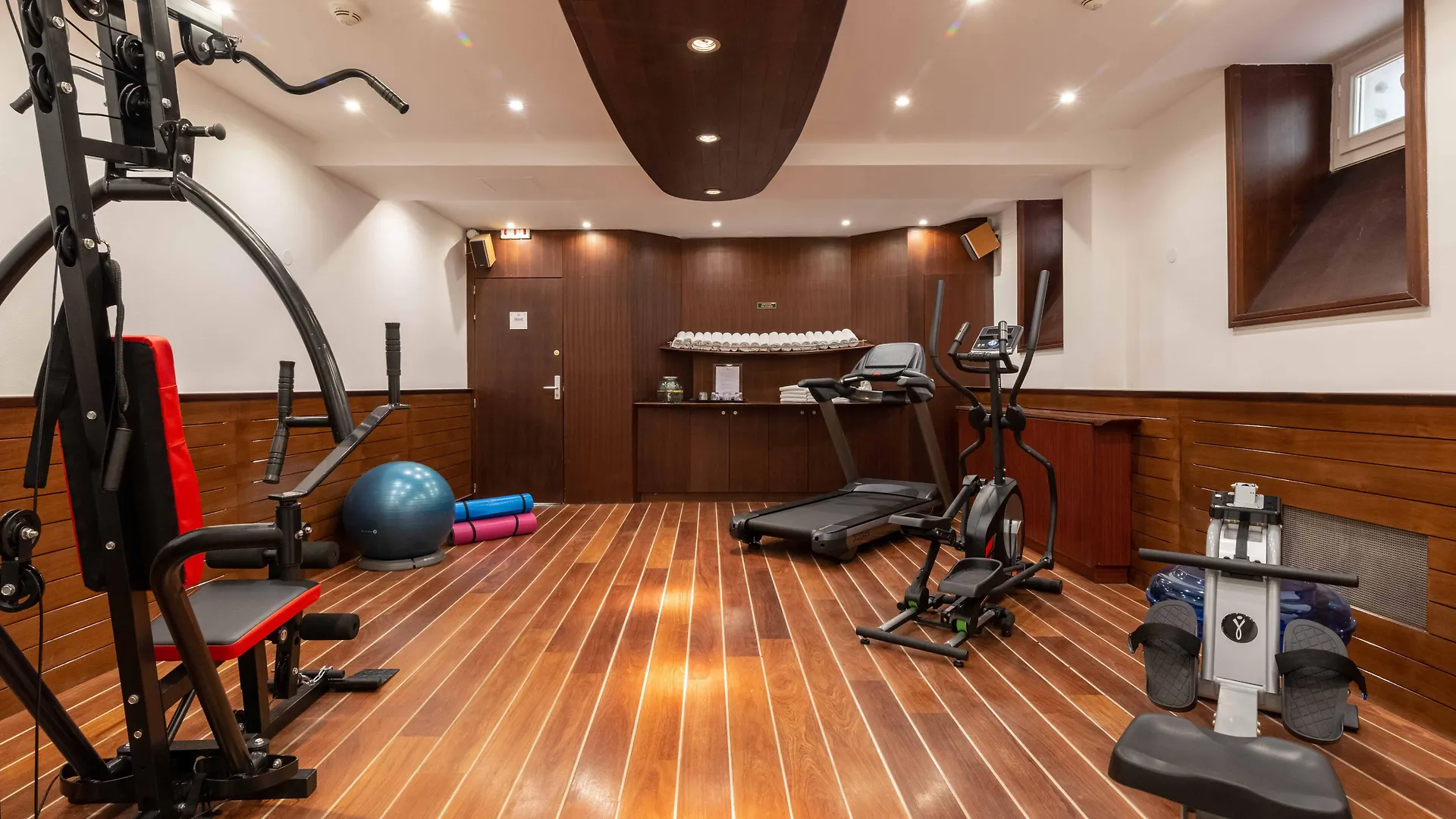 Makom Pereire Hotel 3*