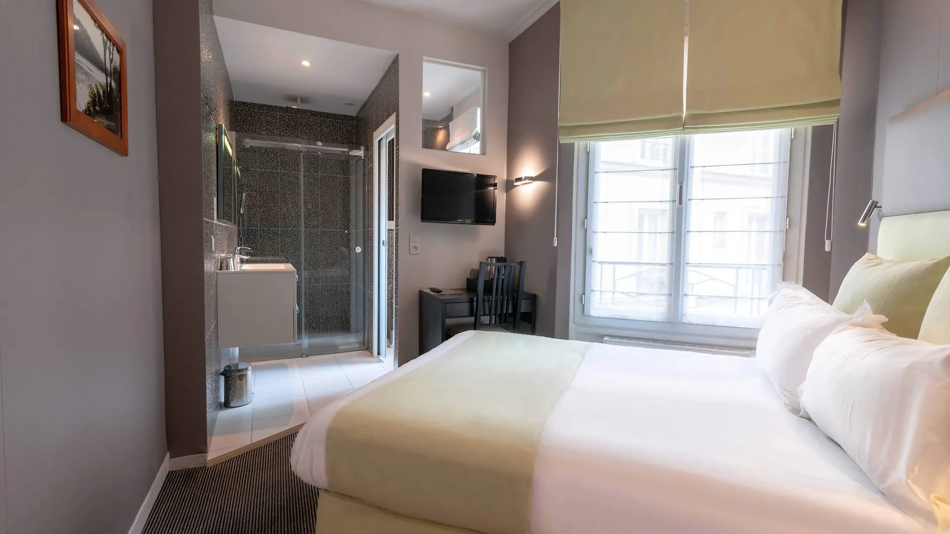Makom Pereire 3*