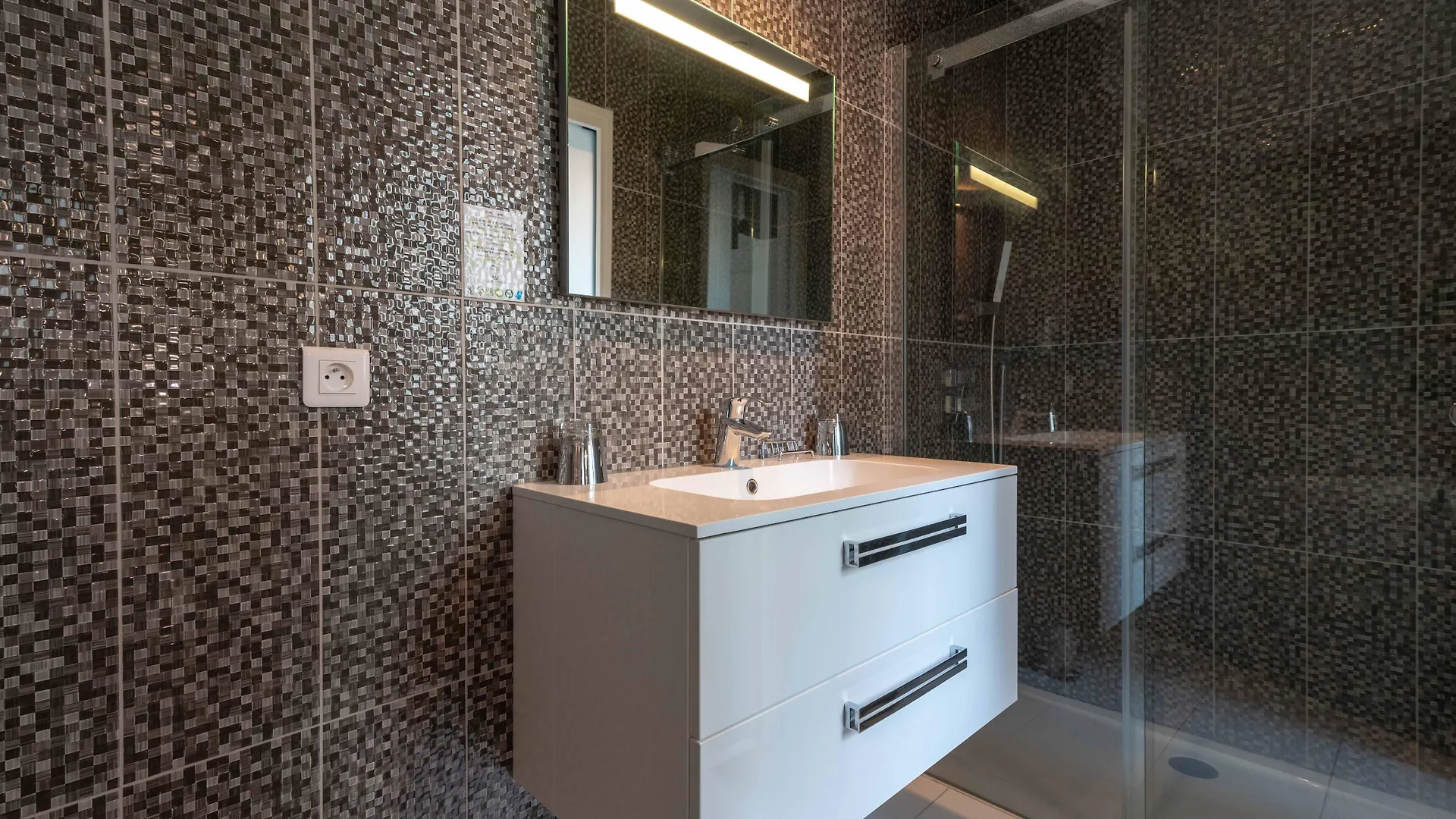 Makom Pereire Hotell Paris