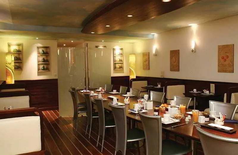 Makom Pereire Hotell
