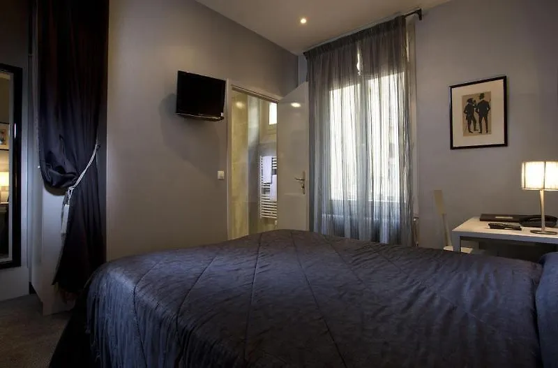 Makom Pereire Hotell 3*